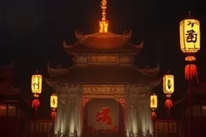 天台上的物理课作品封面，黄昏天台与黑板板书